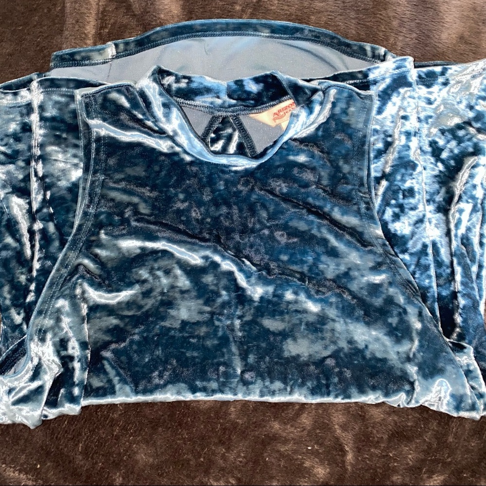 Arizona juniors crushed velvet tunic